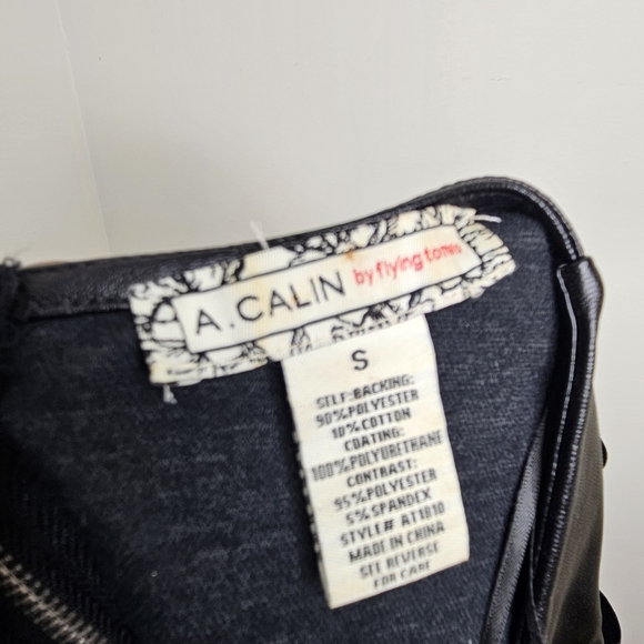 Faux Leather-Velvet Peplum Top w/ Rear Zipper Size Small - Picture 5 of 6